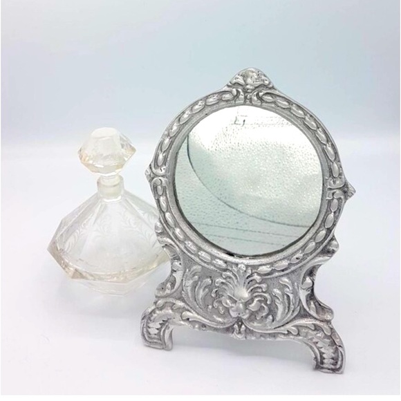 Vintage Pewter mirror / Vanity mirror / Pewter frame Hand crafted Vintage - Picture 13 of 15